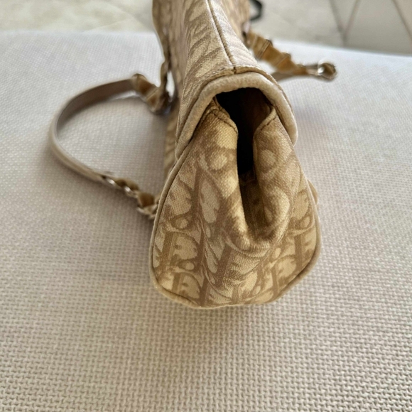 Dior Romantique Handbag - Picture 10 of 16